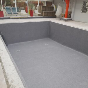 Rénovation d'une piscine + Création d'un pédiluve 17.34.42 (2)