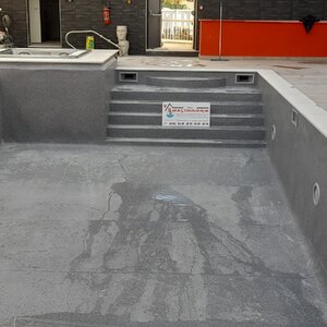 Rénovation d'une piscine + Création d'un pédiluve 17.34.43 (2)