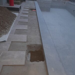 Rénovation d'une piscine + Création d'un pédiluve 17.34.43 (5)