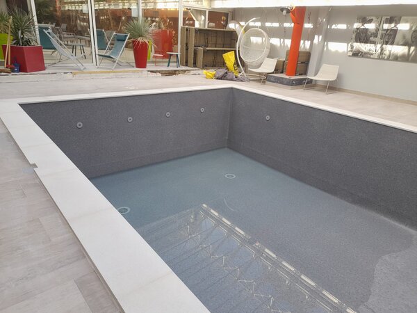 Rénovation d'une piscine + Création d'un pédiluve 17.34.43 (10)