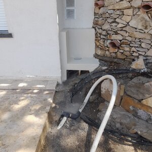 Pose de clôture souple, sur mur de clôture 2024-10-13 at 14.44.10 (2)