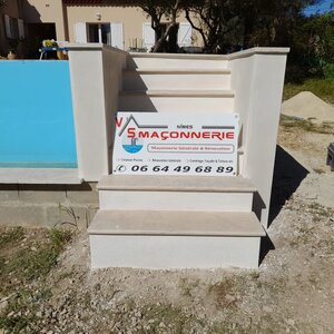 Rénovation terrase, coulage d'une chape traditionnelle plus pose de dallage en pierre format 40x60x3 cm + Plus application d'un enduit monocouche imperméable 16